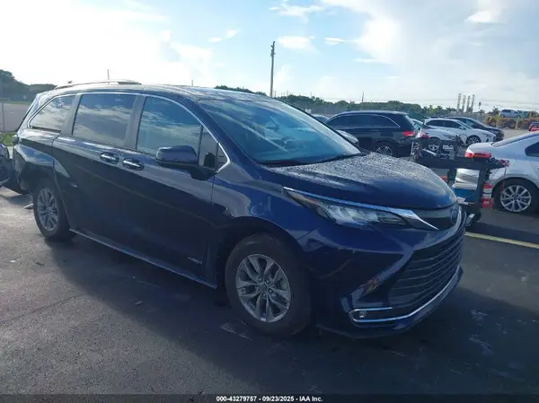 5TDYRKEC5MS071088 2021 TOYOTA SIENNA - Image 1