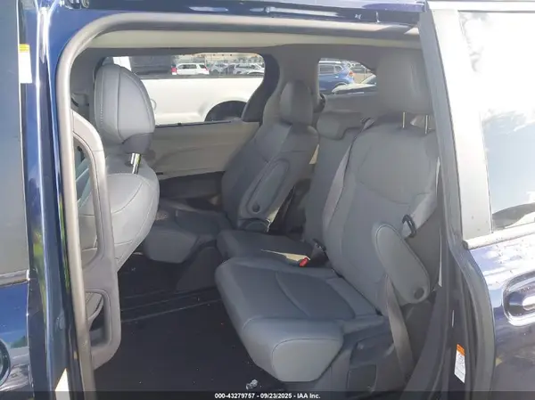 5TDYRKEC5MS071088 2021 TOYOTA SIENNA - Image 8