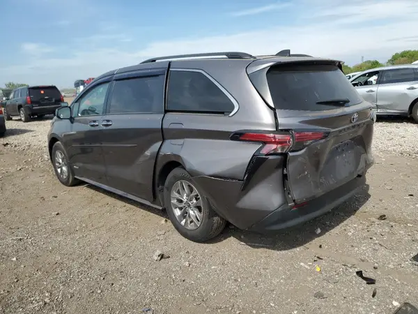 5TDYRKEC5MS071902 2021 TOYOTA SIENNA - Image 2