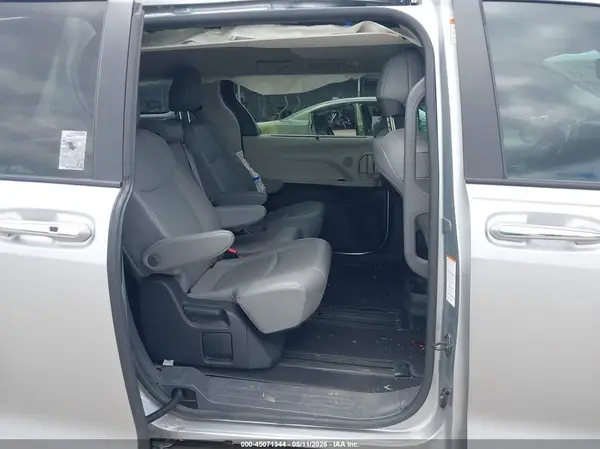 5TDYRKEC5NS085171 2022 TOYOTA SIENNA - Image 8