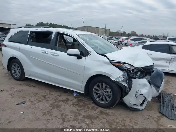 5TDYRKEC5NS086739 2022 TOYOTA SIENNA - Image 1