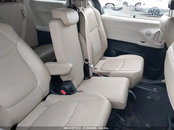 5TDYRKEC5NS086739 2022 TOYOTA SIENNA - Image 8