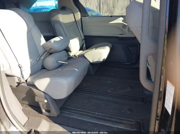 5TDYRKEC5NS098857 2022 TOYOTA SIENNA - Image 8