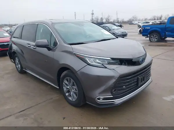 5TDYRKEC5NS109260 2022 TOYOTA SIENNA - Image 1