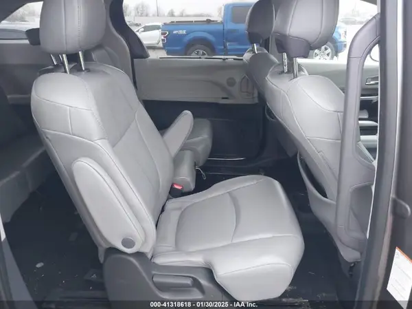 5TDYRKEC5NS109260 2022 TOYOTA SIENNA - Image 8