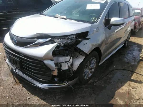 5TDYRKEC5NS111543 2022 TOYOTA SIENNA - Image 2