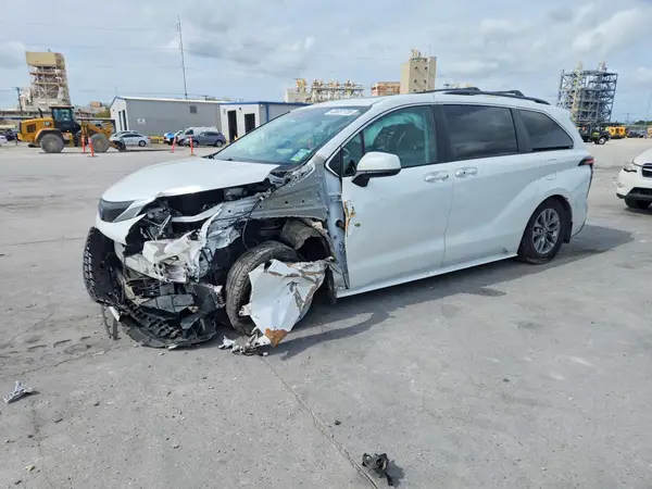 5TDYRKEC5NS114278 2022 TOYOTA SIENNA - Image 1