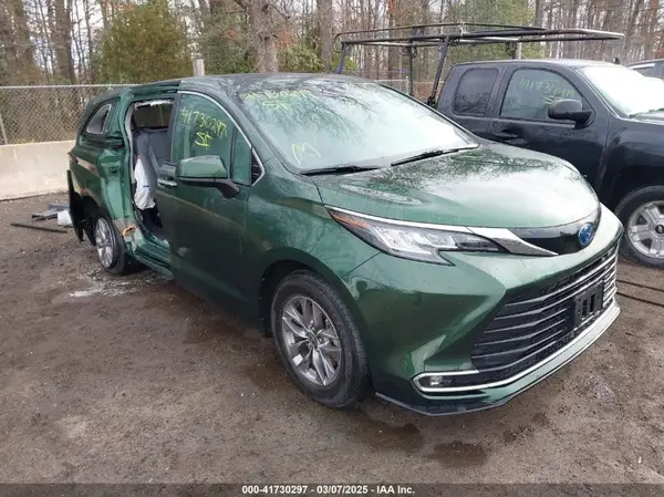 5TDYRKEC5PS139166 2023 TOYOTA SIENNA - Image 1