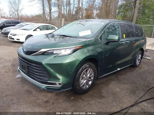 5TDYRKEC5PS139166 2023 TOYOTA SIENNA - Image 2
