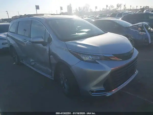 5TDYRKEC5PS147719 2023 TOYOTA SIENNA - Image 1