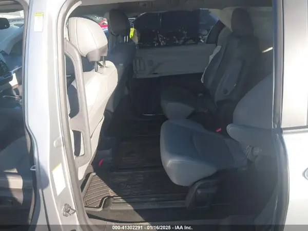 5TDYRKEC5PS147719 2023 TOYOTA SIENNA - Image 8