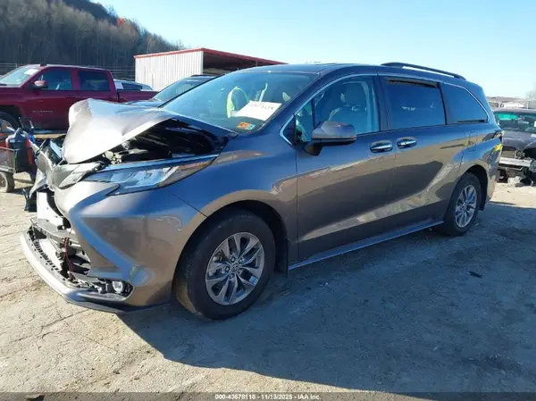 5TDYRKEC5PS154167 2023 TOYOTA SIENNA - Image 2