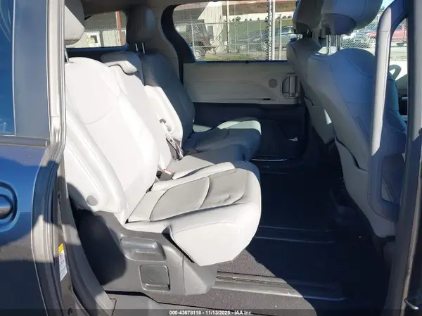 5TDYRKEC5PS154167 2023 TOYOTA SIENNA - Image 8