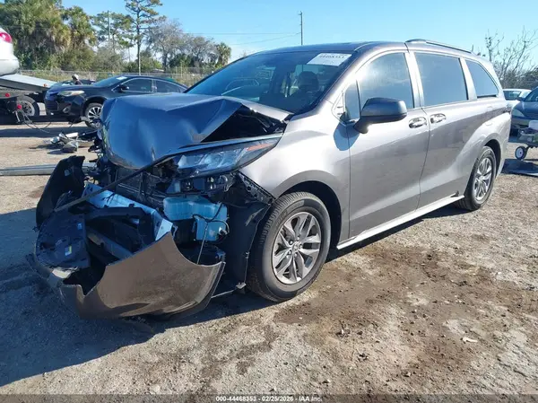 5TDYRKEC5PS154542 2023 TOYOTA SIENNA - Image 2