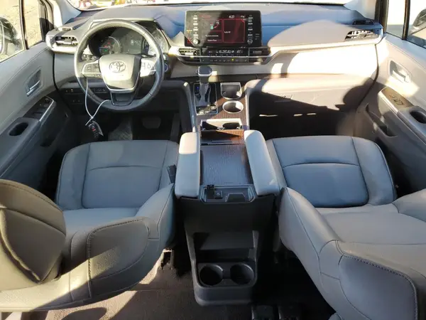 5TDYRKEC5PS168036 2023 TOYOTA SIENNA - Image 8