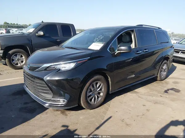5TDYRKEC5PS173186 2023 TOYOTA SIENNA - Image 2