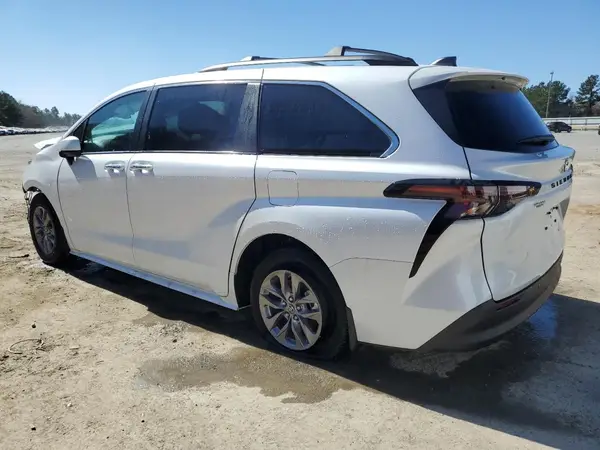 5TDYRKEC5RS182313 2024 TOYOTA SIENNA - Image 2