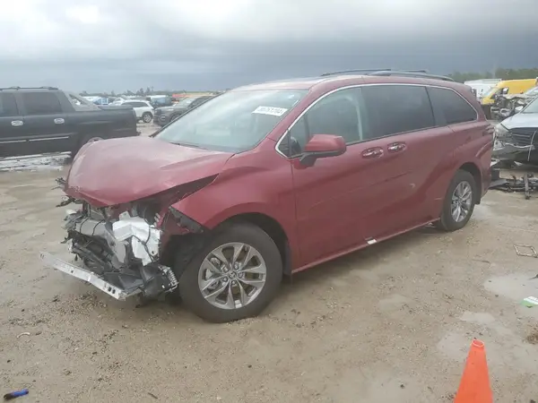 5TDYRKEC5RS188242 2024 TOYOTA SIENNA - Image 1