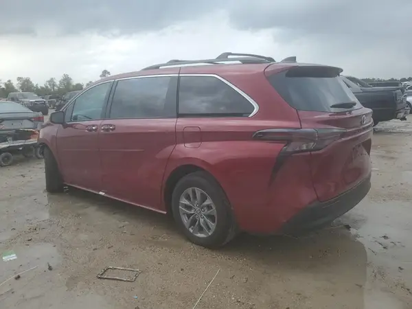5TDYRKEC5RS188242 2024 TOYOTA SIENNA - Image 2