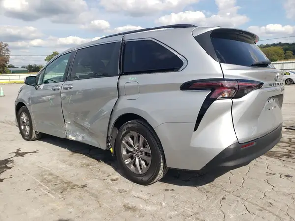 5TDYRKEC5RS194011 2024 TOYOTA SIENNA - Image 2