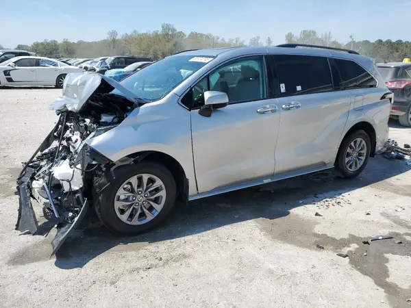 5TDYRKEC5RS212975 2024 TOYOTA SIENNA - Image 1