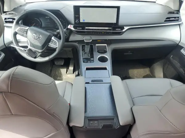 5TDYRKEC5SS225697 2025 TOYOTA SIENNA - Image 8