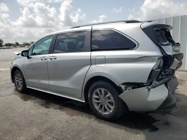 5TDYRKEC5SS228793 2025 TOYOTA SIENNA - Image 2