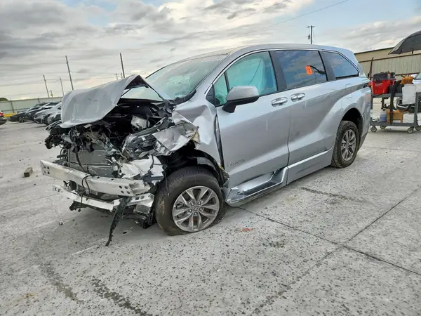 5TDYRKEC5SS242788 2025 TOYOTA SIENNA - Image 1