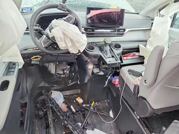5TDYRKEC5SS242788 2025 TOYOTA SIENNA - Image 8