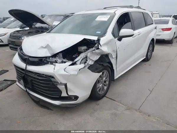 5TDYRKEC5SS253189 2025 TOYOTA SIENNA - Image 2