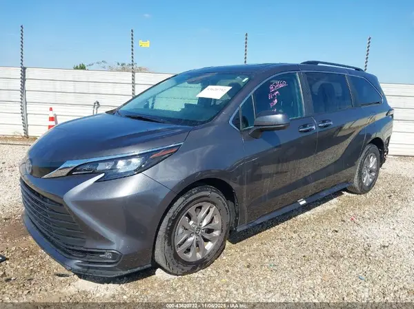 5TDYRKEC5SS253418 2025 TOYOTA SIENNA - Image 2