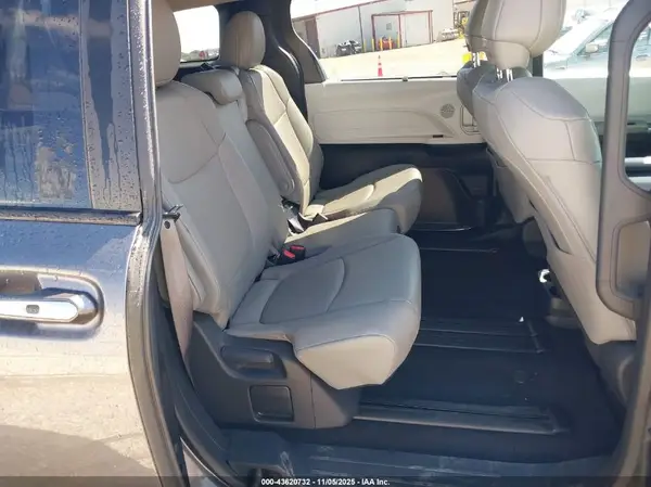 5TDYRKEC5SS253418 2025 TOYOTA SIENNA - Image 8