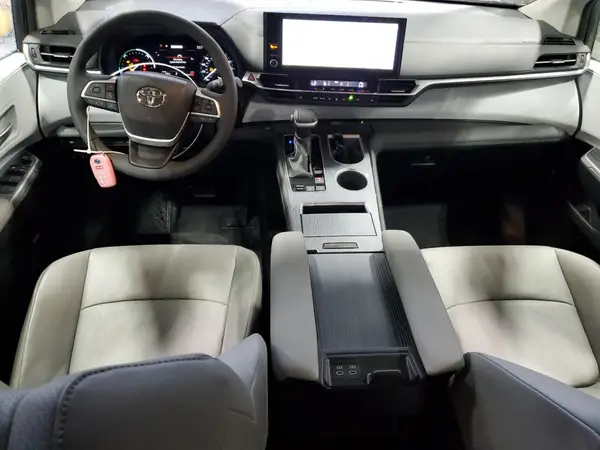 5TDYRKEC5SS255914 2025 TOYOTA SIENNA - Image 8