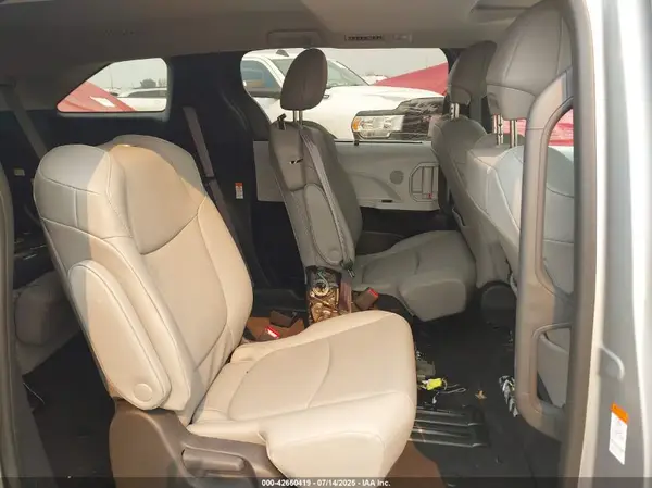 5TDYRKEC5SS261146 2025 TOYOTA SIENNA - Image 8