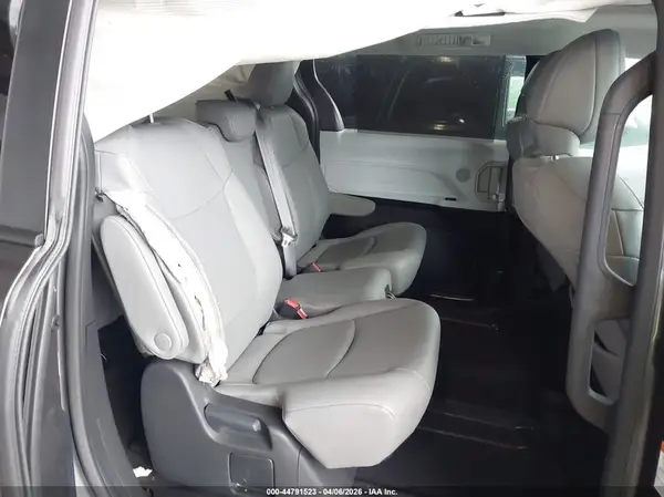 5TDYRKEC5SS276844 2025 TOYOTA SIENNA - Image 8
