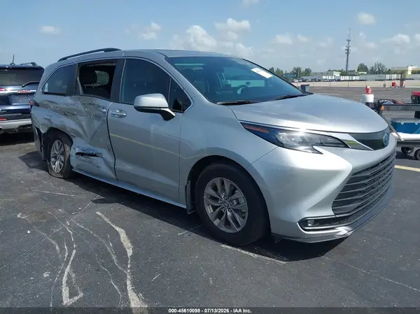 5TDYRKEC5SS281834 2025 TOYOTA SIENNA - Image 1
