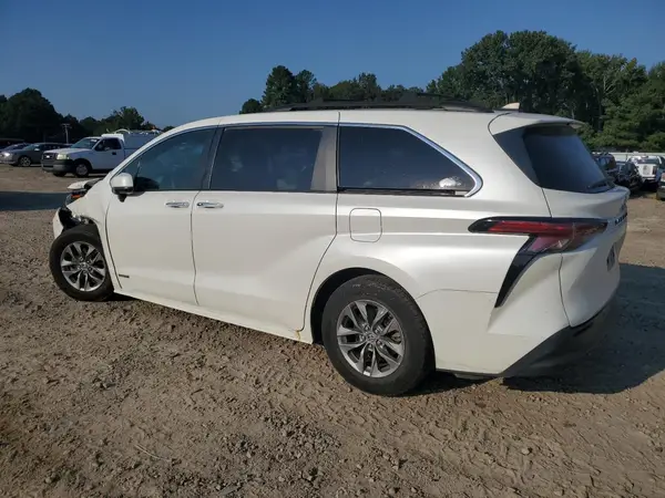 5TDYRKEC6MS006881 2021 TOYOTA SIENNA - Image 2