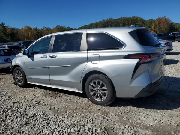 5TDYRKEC6MS008419 2021 TOYOTA SIENNA - Image 2
