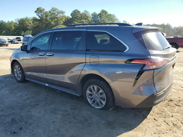 5TDYRKEC6MS009456 2021 TOYOTA SIENNA - Image 2