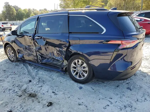 5TDYRKEC6MS017816 2021 TOYOTA SIENNA - Image 2