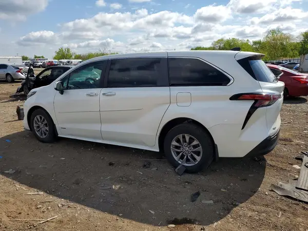 5TDYRKEC6MS018934 2021 TOYOTA SIENNA - Image 2