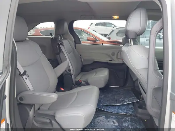 5TDYRKEC6MS025835 2021 TOYOTA SIENNA - Image 8