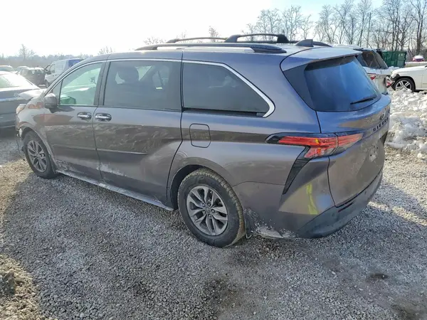 5TDYRKEC6MS028704 2021 TOYOTA SIENNA - Image 2