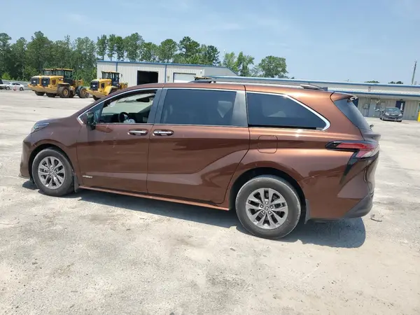 5TDYRKEC6MS029366 2021 TOYOTA SIENNA - Image 2