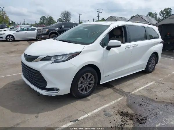 5TDYRKEC6MS046412 2021 TOYOTA SIENNA - Image 2