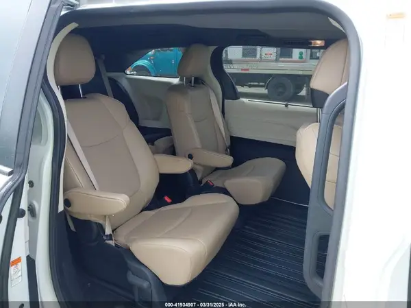5TDYRKEC6MS046412 2021 TOYOTA SIENNA - Image 8