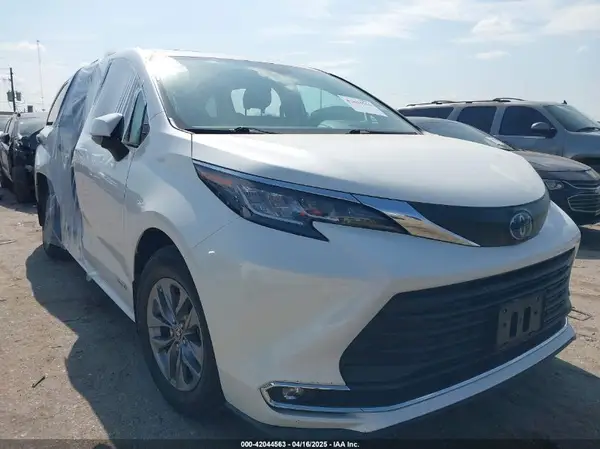 5TDYRKEC6MS055675 2021 TOYOTA SIENNA - Image 1
