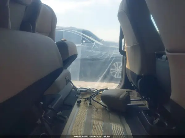 5TDYRKEC6MS055675 2021 TOYOTA SIENNA - Image 8