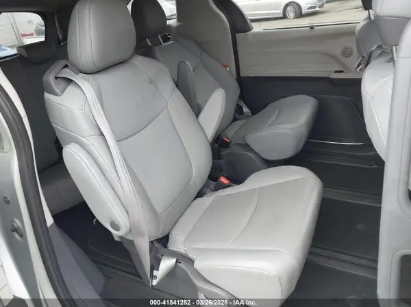 5TDYRKEC6MS069690 2021 TOYOTA SIENNA - Image 8