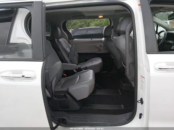 5TDYRKEC6NS085244 2022 TOYOTA SIENNA - Image 8